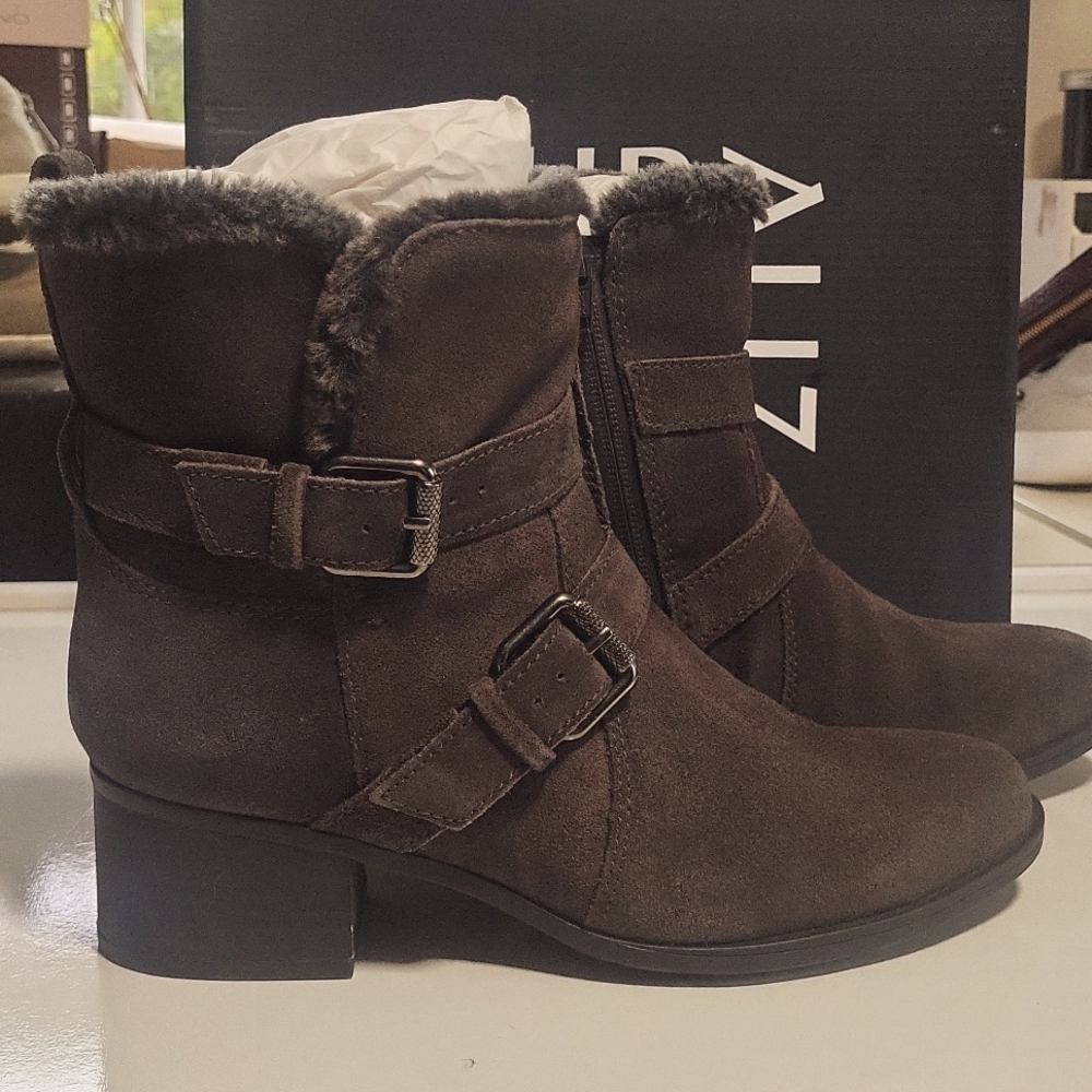 Naturalizer 'Deanne' grey-brown suede booties, size 8M